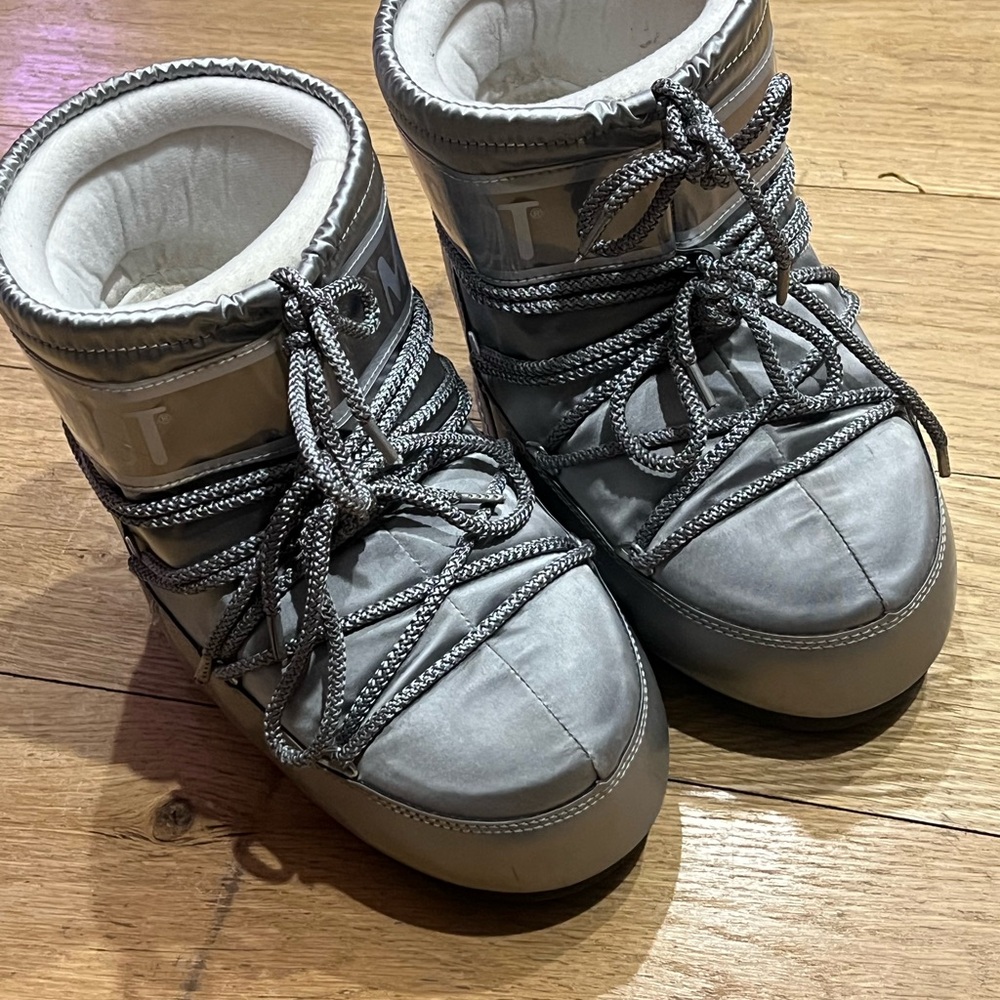 Silver Moon Boots with Laces